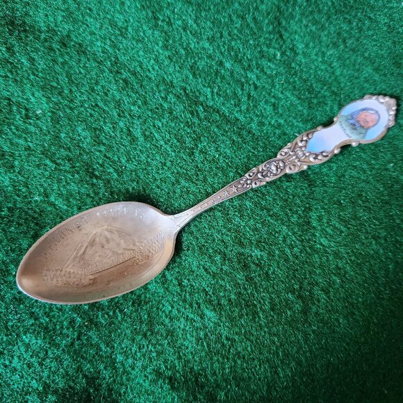 Sterling Silver Souvenir Spoon Mt. Ranier Seattle Angeline 17 gms. Collectible - Picture 1 of 7